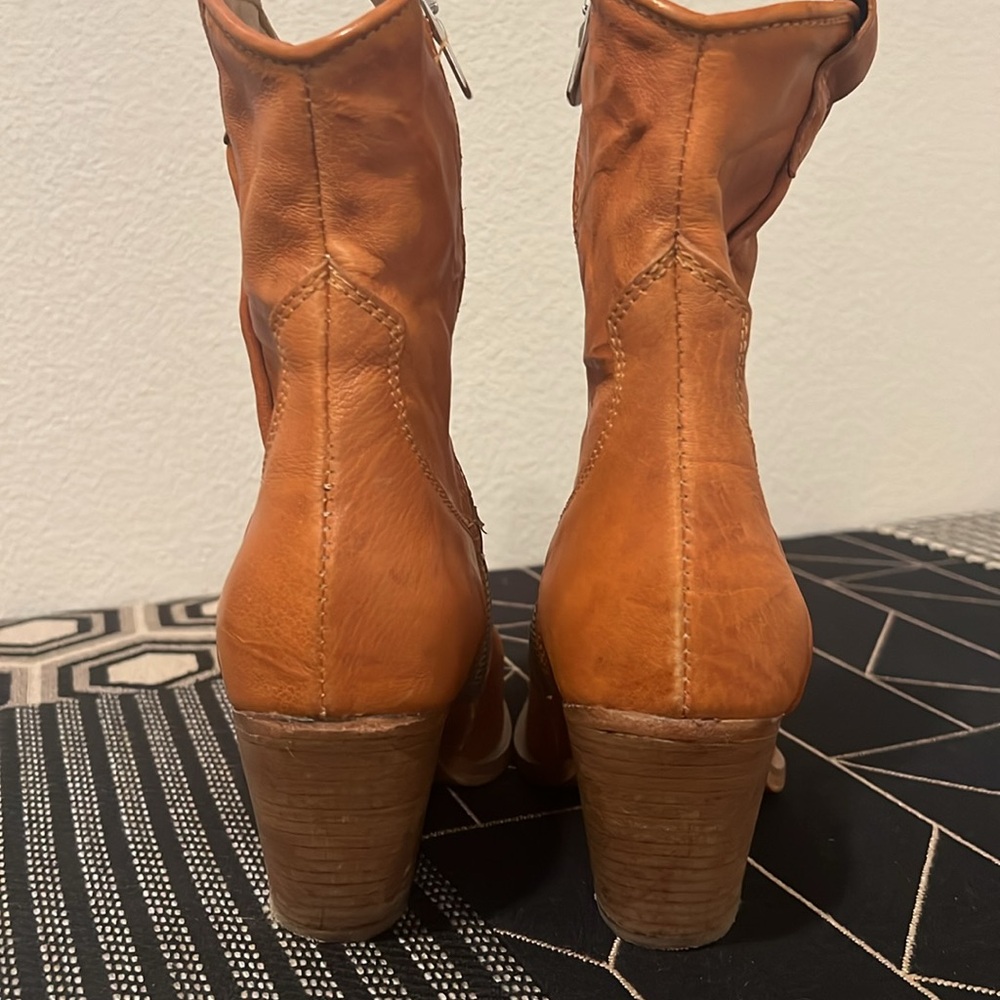 Free People Brayden Western Boho Boots Tan Etched Snip Toe Size 7 - Picture 14 of 16